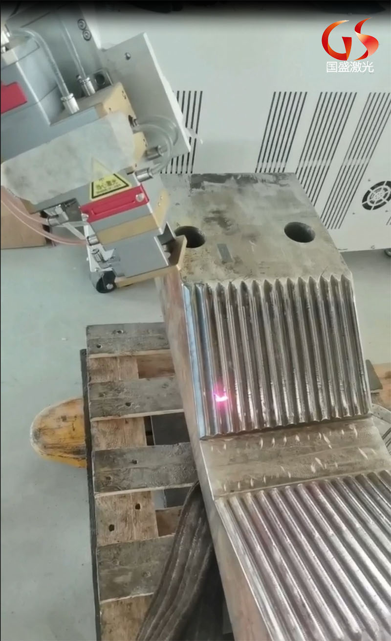 拉伸機(jī)角鉗口激光淬火加工技術(shù)以其獨(dú)特的優(yōu)勢